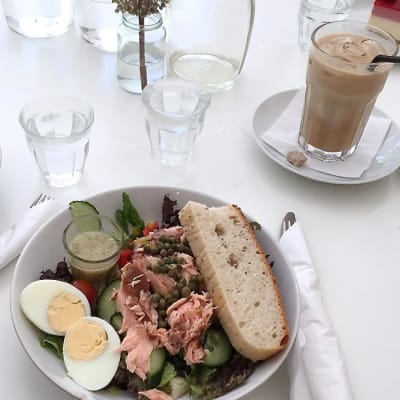 En lunchsallad på caféet Sweet Vasa.