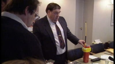 Asser Koivisto visar Estonias nödboj 1995 i TV-nytt
