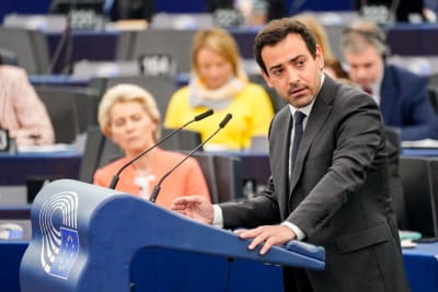 Den franska europaparlamentarikern Stéphane Séjourné under en session i Strasbourg
