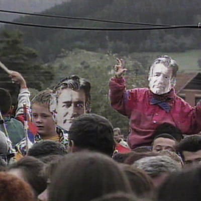 Bosnian serbien johtajan Radovan Karadžićin kannattajia.