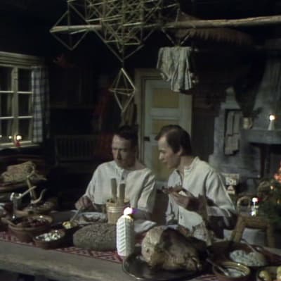 Vanamon ja Kolmosen jouluillallinen ohjelmassa Se on sitten joulu (1977).