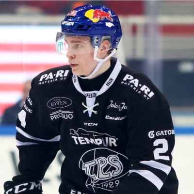 Kaapo Kakko och Oliwer Kaski.