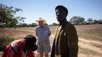 Robert Smart säger att vem som än vinner valet, så kommer det att bli bättre i Zimbabwe. Men att Mnangagwa var den som gav dem farmen tillbaka har de inte glömt. 