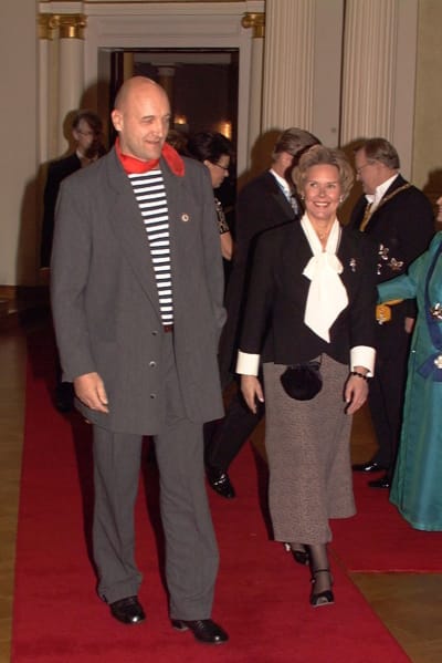 Klaus Bremer på väg in i presidentens slott