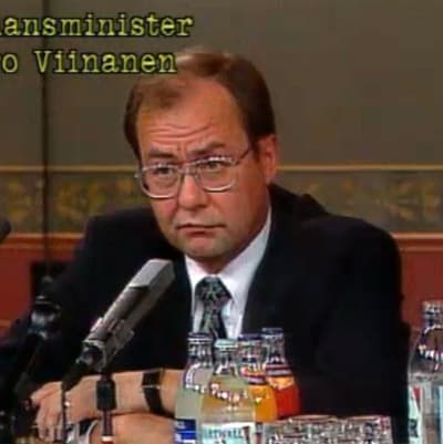 Iiro Viinanen, Finlands finansminister 1993