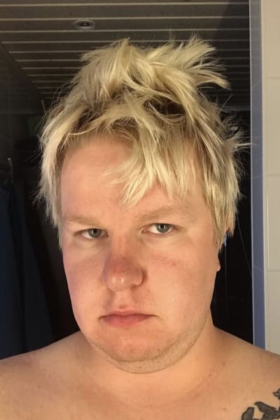Selfie Sami-Petteri Asikaisesta juuri heränneenä. 