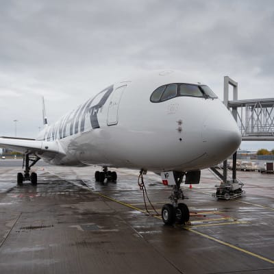 Finnairin Airbus A350 Tukholman Arlandan lentoasemalla