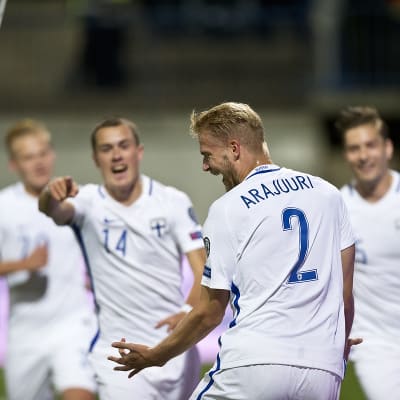 Paulus Arajuuri firar sitt mål, Finland-Kosovo, hösten 2016.