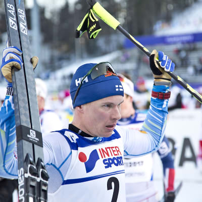 Matti Heikkinen tuulettaa.