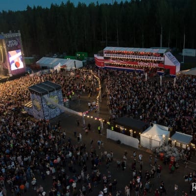 Provinssi keräsi Törnävänsaareen 25 000 festivaalivierasta päätöspäivänä lauantaina.