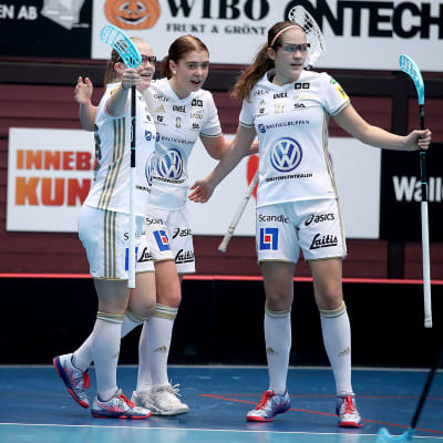 Veera Kauppi Oona Kauppi