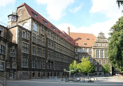 Hermann-Böse-Gymnasium i Bremen. Gårdssida.