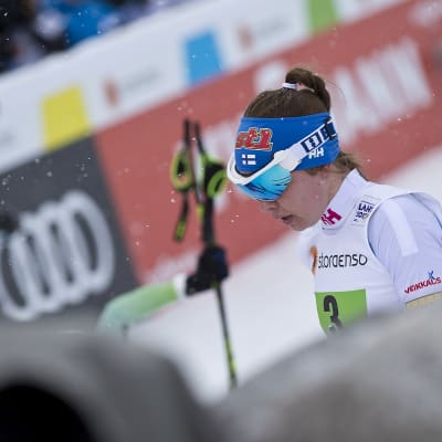 Kerttu Niskanen nedstämd efter lagsprinten, VM 2017.
