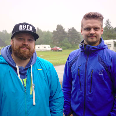 Lomakylien mukaan kesämatkailu Lapissa on hienoisessa kasvussa. Annti Rintalan ja Juho Vuontisvaaran yritys Camping Nilimella Sodankylässä 18.7.2017.