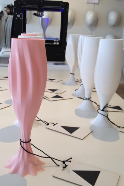 3D-printern kan också skriva ut champagneglas.