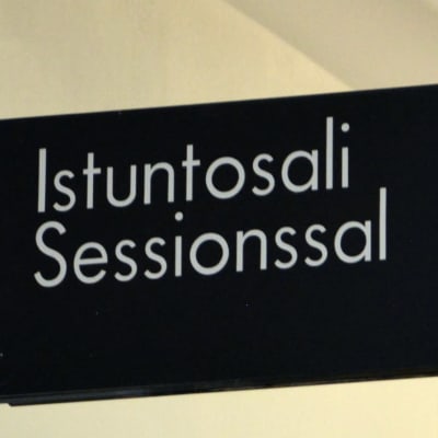 Sessionssal i Egentliga Finlands tingsrätt.