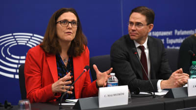 Handelskommissionär Cecilia Malmström och viceordförane Jyrki Katainen