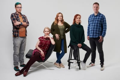 Eropäiväkirjat-sarjan päähenkilöt Ella, Kukka-Maaria, Osku, Outi ja Sami