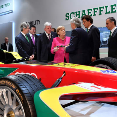 Liittokansleri Angela Merkel Frankfurtin automessuilla syyskuussa 2017.