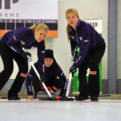 Curling naiset Oona Kauste