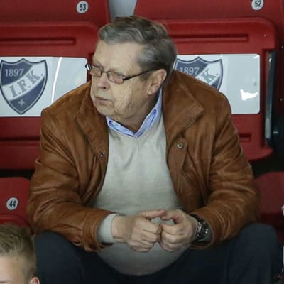 Göran Stubb till vänster. Tim Stützle uppe till höger och Anton Lundell nere till höger.