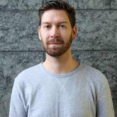 Jonas Sundström arbetar för Svenska Yle - Radio Vega Västnyland