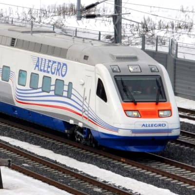 Allegro-tåget har en toppfart på  220 km/h
