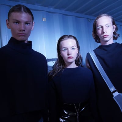 Selma af Schultén tillsammans med sina fotomodellkolleger vid Helsinki Fashion Week 2018 i Helsingfors. 