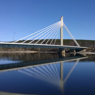 Jätkänkynttilä-silta Rovaniemi huhtikuu 2014.