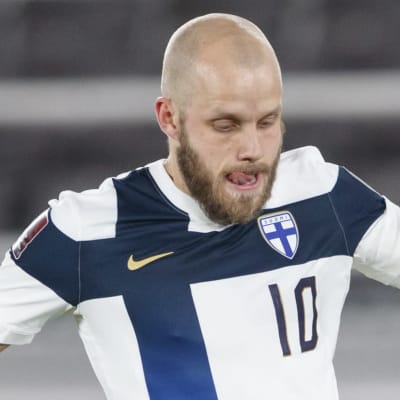 Teemu Pukki mot Bosnien och Hercegovina. 