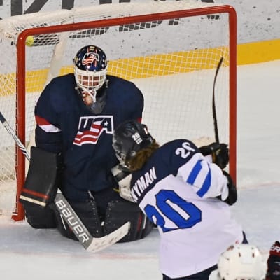 Linus Nyman spelar ishockey i Nordamerika.