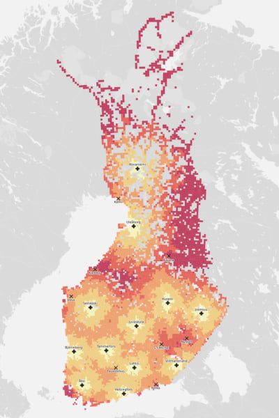Visualisering på en Finlandskarta. Den visar att avståndet till jouren är kortast kring stora tätorter.