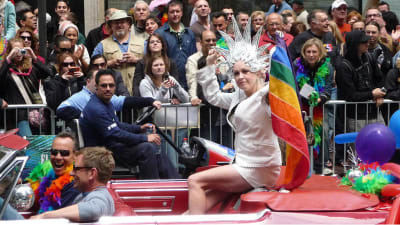 Cyndi Lauper deltar i Gay Pride-festivalen i San Fransisco år 2008.