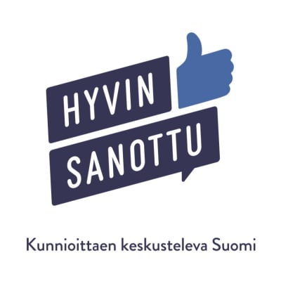 Hyvin sanottu -hankkeen logo, jossa on ylöspäin oleva peukalo sekä puhekupla.