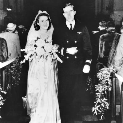 Barbara ja George Bushin hääkuva