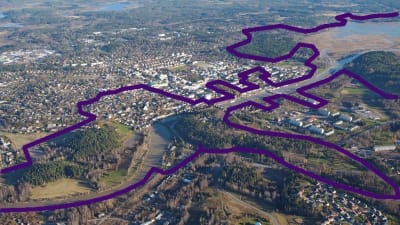 Flygfoto över Borgå och där Nationalstadsparken är utmärkt