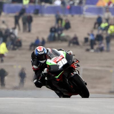 Bradley Smith kör roadracing.