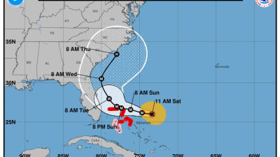 Dorian rör sig sakta mot nordväst, mot Florida och North Carolina 