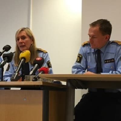 Polisens presskonferens efter skjutningen i Västerås. 