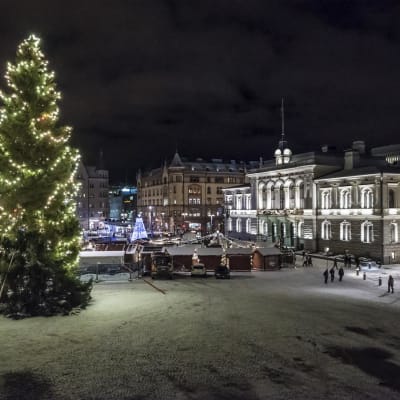 Joulukuusi Tampereen Keskustorilla