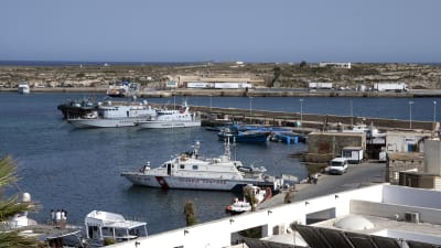 Molo Favoloro, satama Lampedusassa.