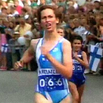 Sari Essayah naisten 10 km:n kävelyssä yleisurheilun EM-kisoissa (1994).