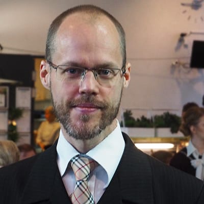 Säveltäjä Uljas Pulkkis.