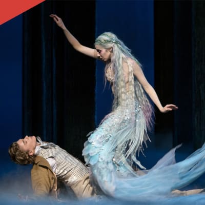 Kohtaus baletista Pieni merenneito, kuvassa Sergei Popov ja Tiina Myllymäki.