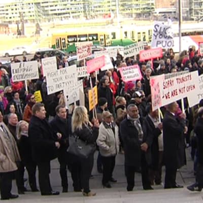 Demonstration mot alkohollagstiftningen i Helsingfors den 4 april 2014.