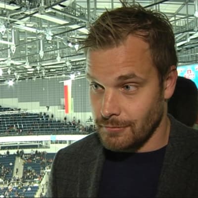 Sanny Lindström, ishockeyexpert för Sveriges TV4