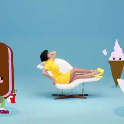 Katy Perry och en twerkande glasstrut i videon till This is how we do.
