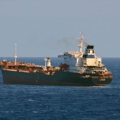 Grekiskt fartyg besköts i lybysk hamn
