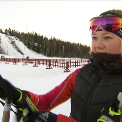 Emelie Svenlin åker skidor för IK Kronan.