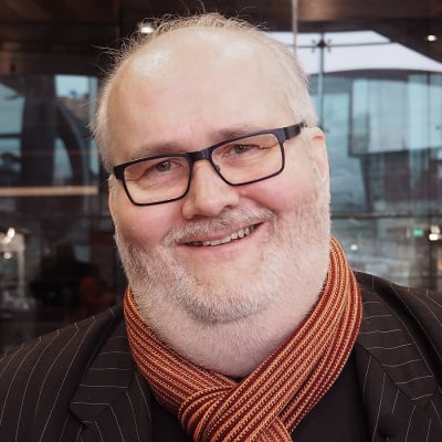 Säveltäjä Kimmo Hakola.